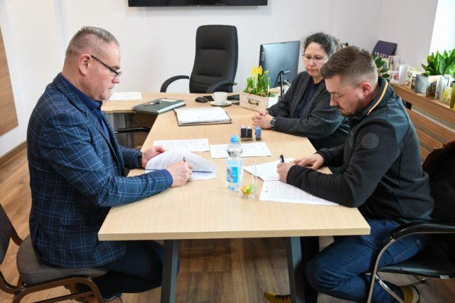 Nowe punkty oświetleniowe i rozpoczęcie remontów dróg w gminie Marcinowice [SZCZEGÓŁY, FOTO]