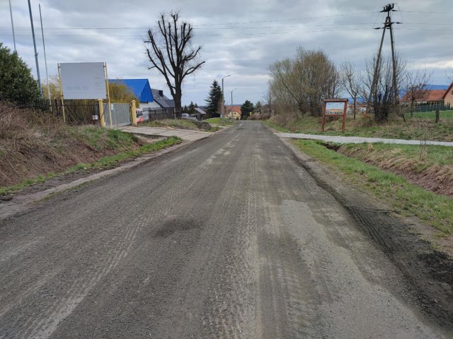 Nowe punkty oświetleniowe i rozpoczęcie remontów dróg w gminie Marcinowice [SZCZEGÓŁY, FOTO]