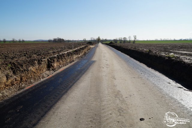 Niebawem zakończenie budowy drogi w Piotrowicach Świdnickich [Foto]