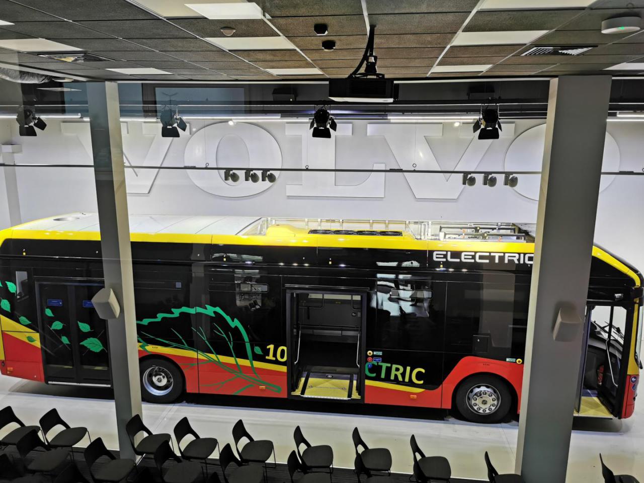 Jakie udogodnienia będą miały nowe elektryczne autobusy Volvo, które będą jeździć po Świdnicy? [Foto]