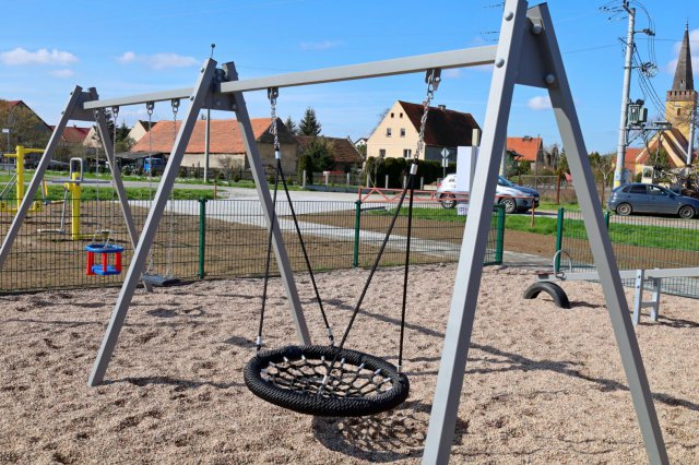 Nowy plac zabaw w Bukowie już dostępny [Foto]