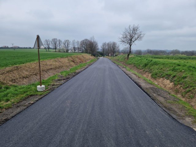 Trwają prace remontowe na drogach powiatowych [Foto]