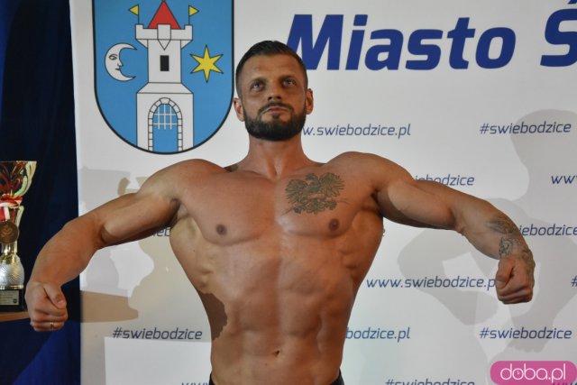 Ależ to było spotkanie! Mieszkańcy Świebodzic hucznie przywitali utytułowanych kulturystów [Foto, Wideo]