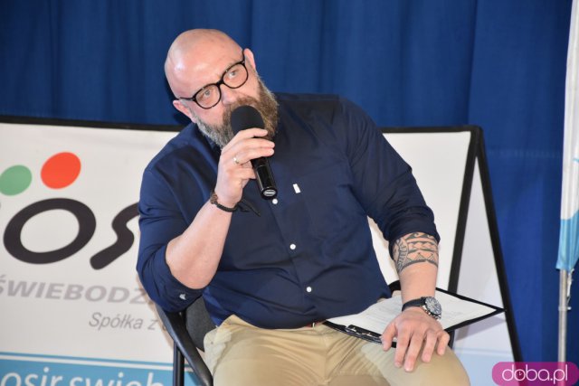 Ależ to było spotkanie! Mieszkańcy Świebodzic hucznie przywitali utytułowanych kulturystów [Foto, Wideo]