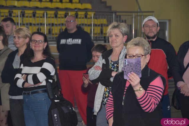 Ależ to było spotkanie! Mieszkańcy Świebodzic hucznie przywitali utytułowanych kulturystów [Foto, Wideo]