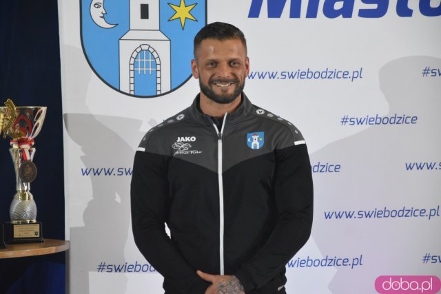 Ależ to było spotkanie! Mieszkańcy Świebodzic hucznie przywitali utytułowanych kulturystów [Foto, Wideo]