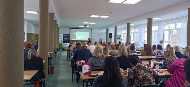 Konferencja „Klimat szkoły – tworzymy go razem” w ZSCKR w Mokrzeszowie [Foto]