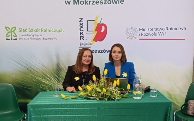 Konferencja „Klimat szkoły – tworzymy go razem” w ZSCKR w Mokrzeszowie [Foto]