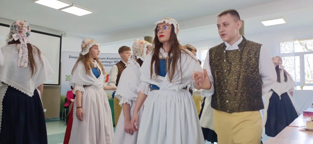 Konferencja „Klimat szkoły – tworzymy go razem” w ZSCKR w Mokrzeszowie [Foto]