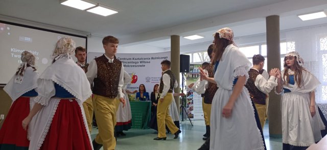 Konferencja „Klimat szkoły – tworzymy go razem” w ZSCKR w Mokrzeszowie [Foto]