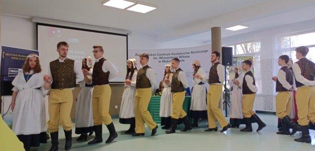 Konferencja „Klimat szkoły – tworzymy go razem” w ZSCKR w Mokrzeszowie [Foto]