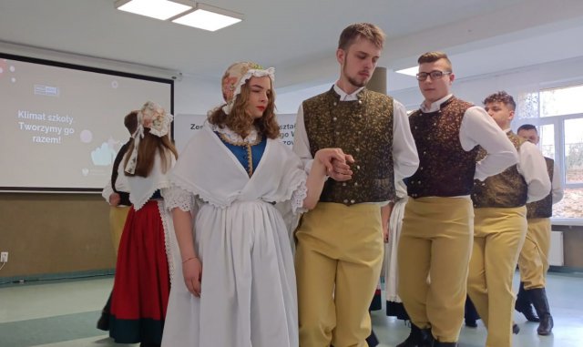 Konferencja „Klimat szkoły – tworzymy go razem” w ZSCKR w Mokrzeszowie [Foto]