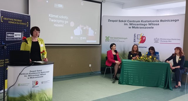 Konferencja „Klimat szkoły – tworzymy go razem” w ZSCKR w Mokrzeszowie [Foto]