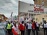 [FOTO] Działacze Solidarności protestowali pod fabryką porcelany