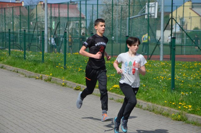 Najmłodsi pobiegli w Wiosennych Biegach Przełajowych [Foto]