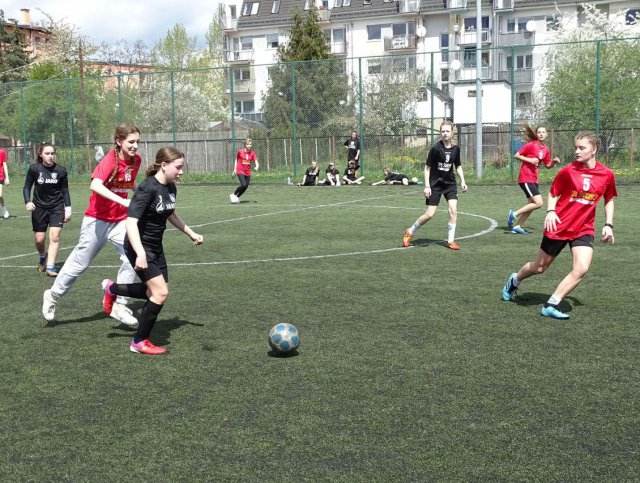 Podsumowanie turnieju piłki nożnej dziewcząt klas 7-8 w Świdnicy [Foto]