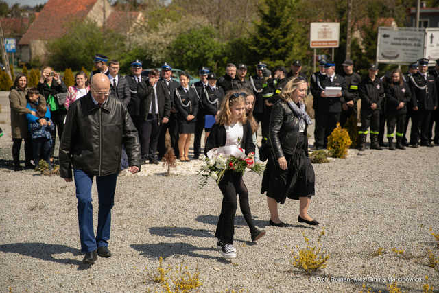 [FOTO] Dzień Flagi, Święto Konstytucji i Dzień Strażaka w Marcinowicach