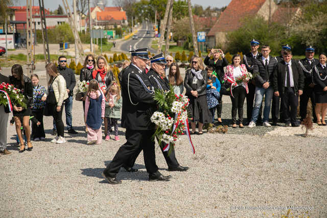 [FOTO] Dzień Flagi, Święto Konstytucji i Dzień Strażaka w Marcinowicach