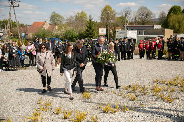[FOTO] Dzień Flagi, Święto Konstytucji i Dzień Strażaka w Marcinowicach