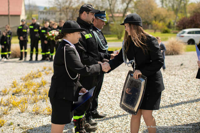 [FOTO] Dzień Flagi, Święto Konstytucji i Dzień Strażaka w Marcinowicach