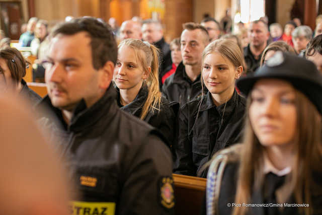 [FOTO] Dzień Flagi, Święto Konstytucji i Dzień Strażaka w Marcinowicach