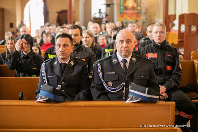 [FOTO] Dzień Flagi, Święto Konstytucji i Dzień Strażaka w Marcinowicach
