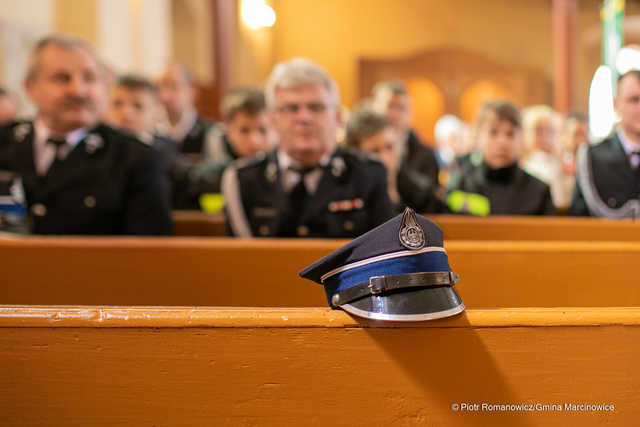 [FOTO] Dzień Flagi, Święto Konstytucji i Dzień Strażaka w Marcinowicach