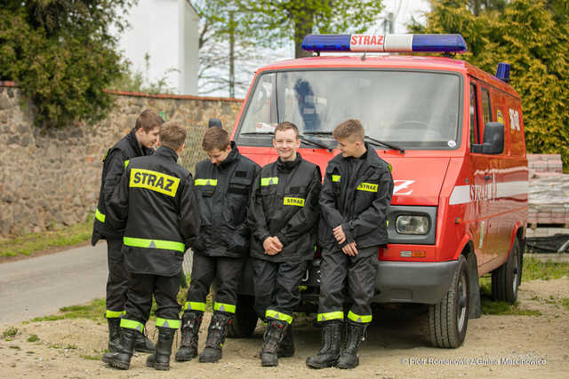 [FOTO] Dzień Flagi, Święto Konstytucji i Dzień Strażaka w Marcinowicach