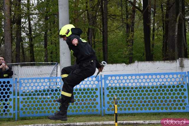Ależ rywalizacja! Strażacy z gminy Jaworzyna Śląska konkurowali w zawodach pożarniczych. Znamy wyniki! [Foto]