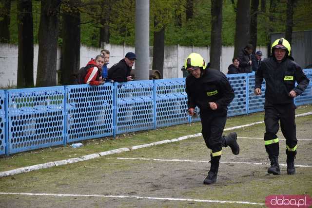 Ależ rywalizacja! Strażacy z gminy Jaworzyna Śląska konkurowali w zawodach pożarniczych. Znamy wyniki! [Foto]