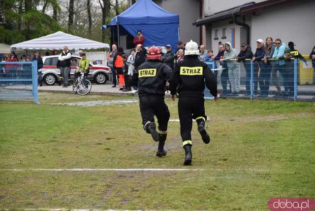 Ależ rywalizacja! Strażacy z gminy Jaworzyna Śląska konkurowali w zawodach pożarniczych. Znamy wyniki! [Foto]