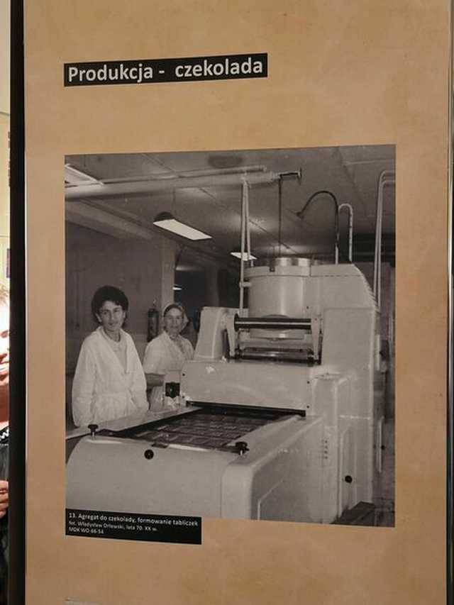 Uroczyście otwarto wystawę poświęconą historii świebodzickiej firmy Śnieżka. Czy jest ktoś, kto choć raz nie skosztował słynnych michałków? [Foto]