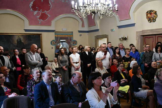 Uroczyście otwarto wystawę poświęconą historii świebodzickiej firmy Śnieżka. Czy jest ktoś, kto choć raz nie skosztował słynnych michałków? [Foto]