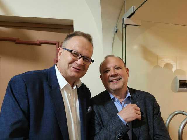 Uroczyście otwarto wystawę poświęconą historii świebodzickiej firmy Śnieżka. Czy jest ktoś, kto choć raz nie skosztował słynnych michałków? [Foto]