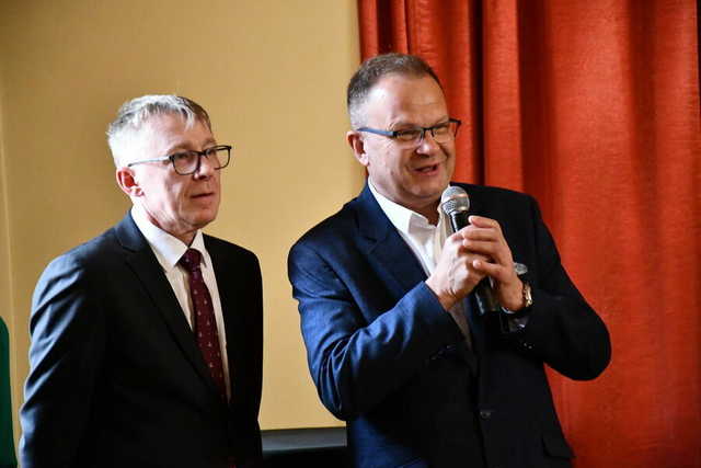 Uroczyście otwarto wystawę poświęconą historii świebodzickiej firmy Śnieżka. Czy jest ktoś, kto choć raz nie skosztował słynnych michałków? [Foto]