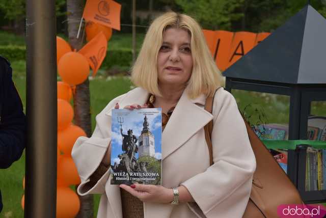 Za nami Rodzinny Rajd Rowerowy Odjazdowy Bibliotekarz połączony z piknikiem w Burkatowie. Otwarto również nową, ogólnodostępną biblioteczkę w Parku Centralnym [Foto]