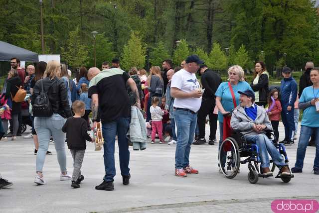 Świdniczanie wspierają Liliankę. Tłumy na pikniku charytatywnym dla chorej dziewczynki [Foto]