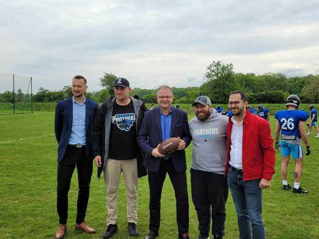 Drużyna Footballu Amerykańskiego Panthers Wrocław w Świebodzicach [Foto]