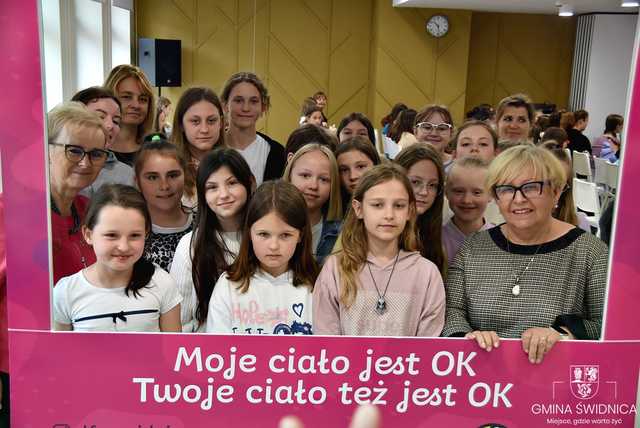 [FOTO] Moje ciało jest OK, Twoje ciało jest OK. Warsztaty dla ucznnic szkół podstawowych