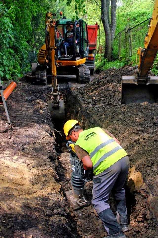 Trwa budowa sieci kanalizacyjnej w Jaskulinie [Foto]