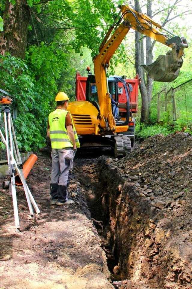 Trwa budowa sieci kanalizacyjnej w Jaskulinie [Foto]