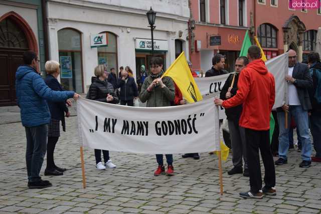 [FOTO] Akcja podopiecznych PSONI z okazji Dnia Godności