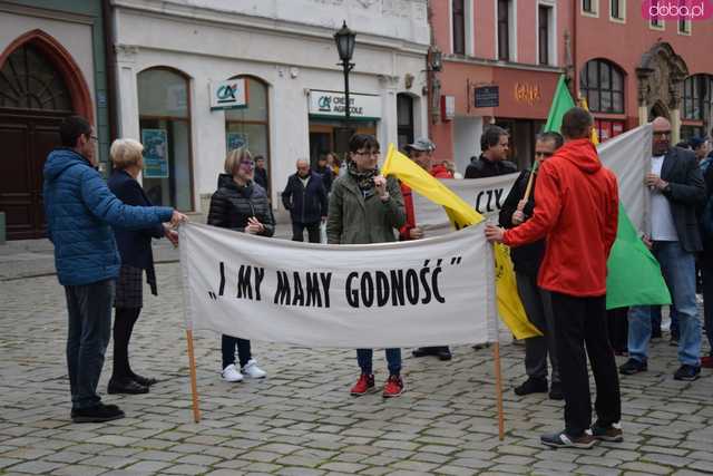 [FOTO] Akcja podopiecznych PSONI z okazji Dnia Godności