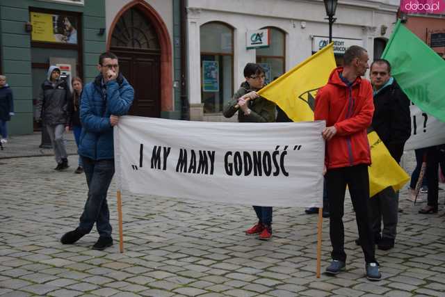 [FOTO] Akcja podopiecznych PSONI z okazji Dnia Godności