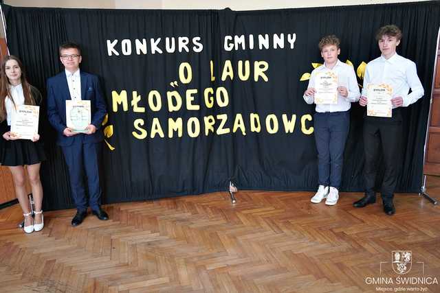 Laury w konkursie wiedzy samorządowej dla uczniów ze SP w Grodziszczu [Foto]