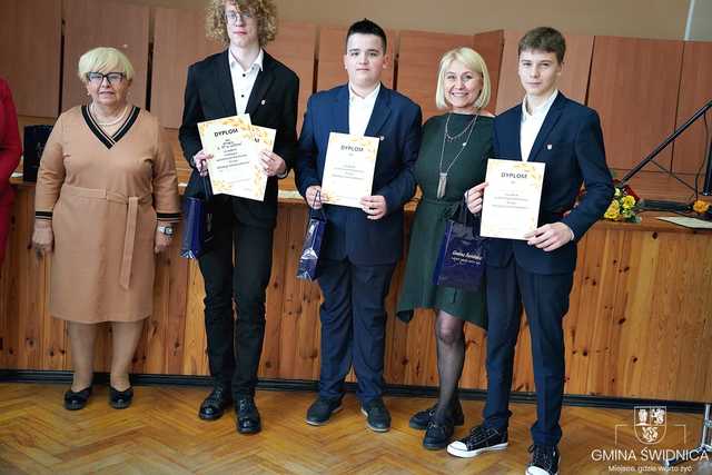 Laury w konkursie wiedzy samorządowej dla uczniów ze SP w Grodziszczu [Foto]