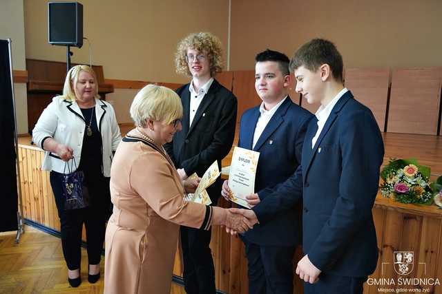 Laury w konkursie wiedzy samorządowej dla uczniów ze SP w Grodziszczu [Foto]