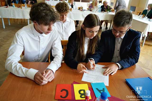 Laury w konkursie wiedzy samorządowej dla uczniów ze SP w Grodziszczu [Foto]