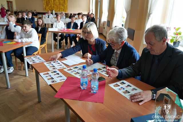 Laury w konkursie wiedzy samorządowej dla uczniów ze SP w Grodziszczu [Foto]