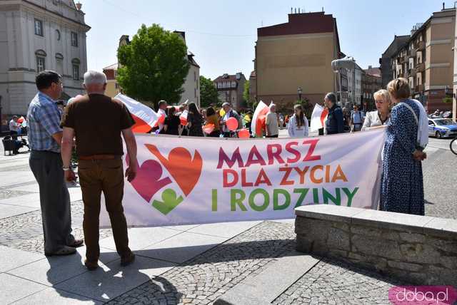 [FOTO] Marsz ulicami Świdnicy. Przeszli dla życia i rodziny